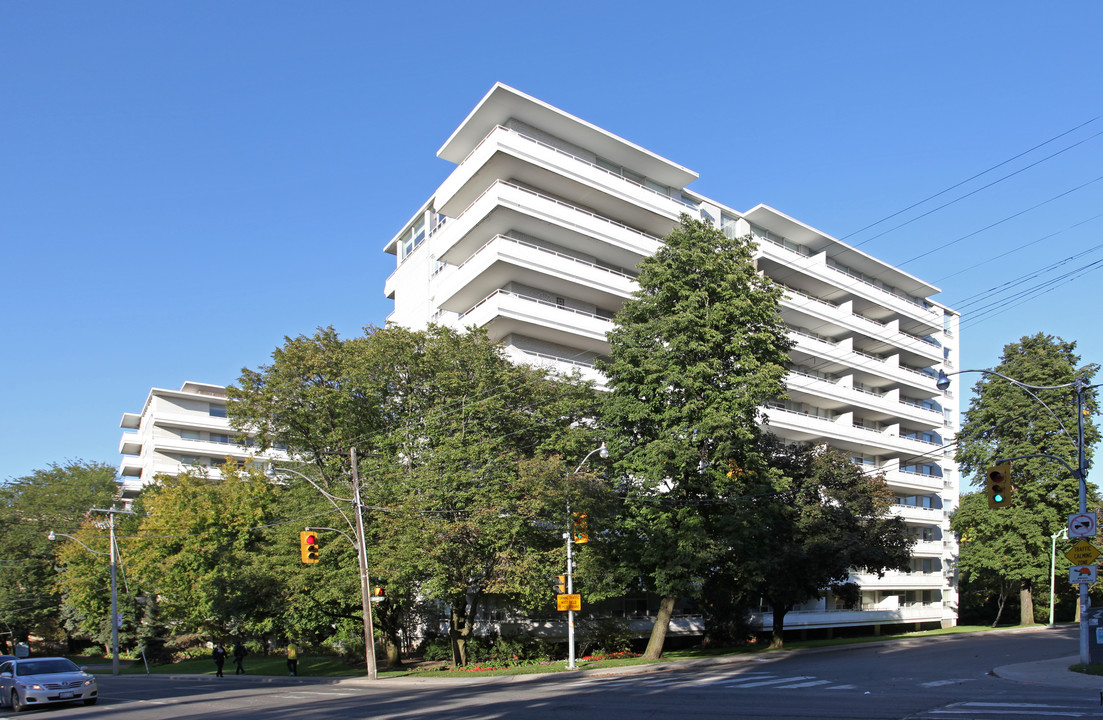 Marquesa Apartments in Toronto, ON - Building Photo