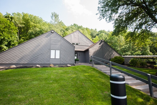 260 Hogan Rd, Unit 1