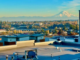 2330 Yakima Ct in Tacoma, WA - Building Photo