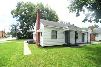 203 Oakwood Ave NE in Huntsville, AL - Building Photo - Building Photo