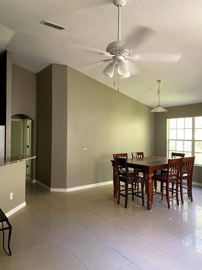 3687 Oakdale Cir in Oviedo, FL - Building Photo - Building Photo