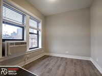 713 W Brompton Ave, Unit 2 in Chicago, IL - Building Photo - Building Photo