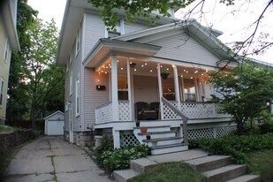 145 Eastern Ave NE in Grand Rapids, MI - Building Photo