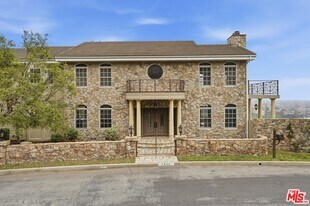1036 El Medio Ave in Los Angeles, CA - Building Photo