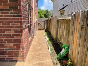 12423 Ashford Hollow Dr in Sugar Land, TX - Building Photo - Building Photo