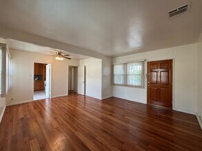 962 1/2-633 W Glenoaks Blvd in Glendale, CA - Building Photo - Building Photo
