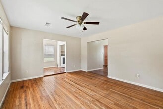 8015 Grafton St in Houston, TX - Building Photo - Building Photo