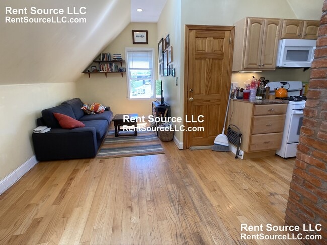 20 Radcliffe Rd, Unit 3 in Somerville, MA - Building Photo - Building Photo