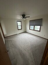 S86W18930 Woods Rd, Unit 32 in Muskego, WI - Foto de edificio - Building Photo