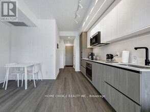 699 Sheppard Ave E in Toronto, ON - Building Photo - Building Photo