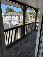 661 Front St, Unit 3F in Woonsocket, RI - Foto de edificio - Building Photo