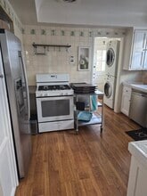 357 S Doheny Dr, Unit 357 S Doheny Dr in Beverly Hills, CA - Building Photo - Building Photo