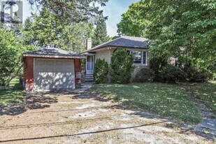 252 Elgin Mills Rd W in Richmond Hill, ON - Building Photo