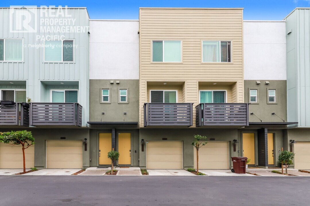935 Edy Ln in Oakland, CA - Building Photo