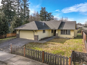 4437 SE 125th Ave in Portland, OR - Building Photo - Building Photo
