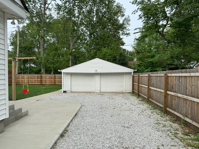 6047 Compton St in Indianapolis, IN - Building Photo - Building Photo