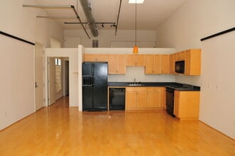 81 Lansing St, Unit Lansing Top Floor Unit in San Francisco, CA - Building Photo - Building Photo