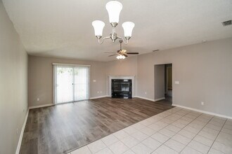 12825 Jordan Blair Ct in Jacksonville, FL - Foto de edificio - Building Photo