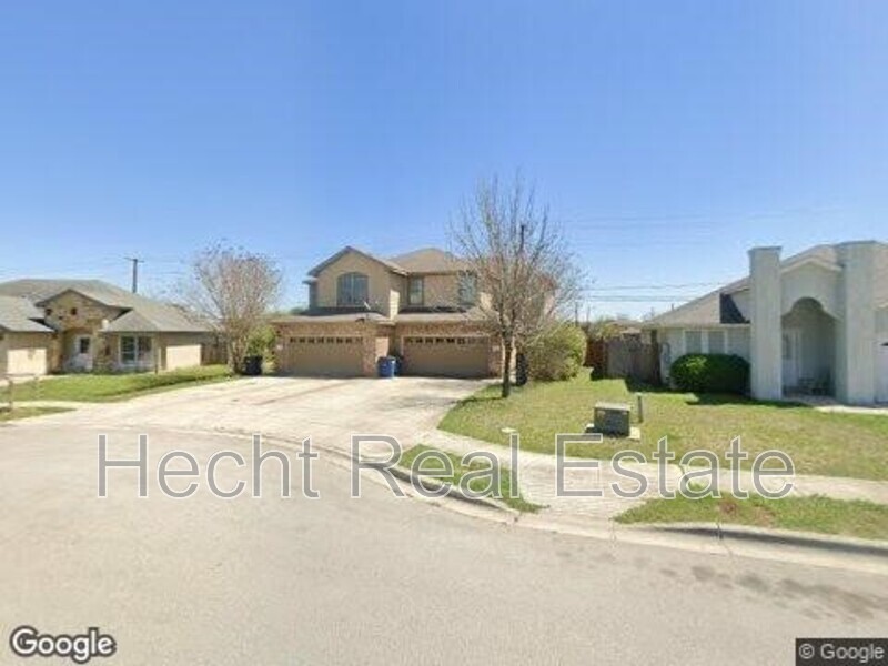 1207 Brown Rock Dr in New Braunfels, TX - Building Photo