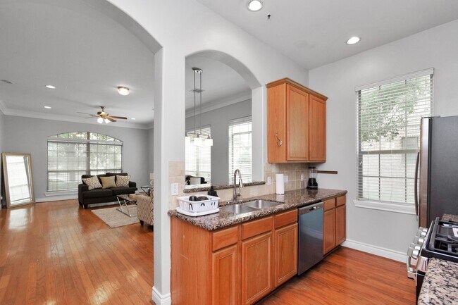 9038 Lakes at 610 Dr in Houston, TX - Building Photo - Building Photo