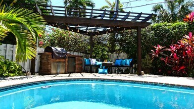 854 Hollywood Blvd in Hollywood, FL - Building Photo - Building Photo