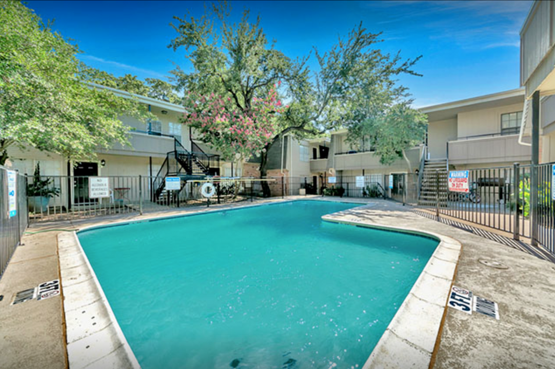 Arbor Park Apartments in Hurst, TX - Building Photo