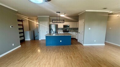 7501 Shadowridge Run in Austin, TX - Building Photo - Building Photo