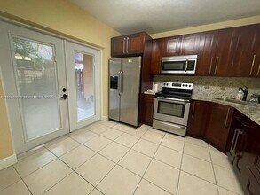 7701 W 36th Ave in Hialeah Gardens, FL - Building Photo - Building Photo