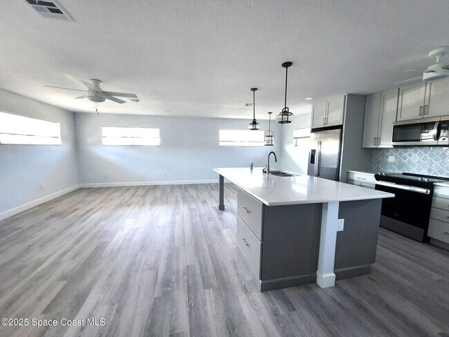 203 6th Ave in Indialantic, FL - Building Photo - Building Photo