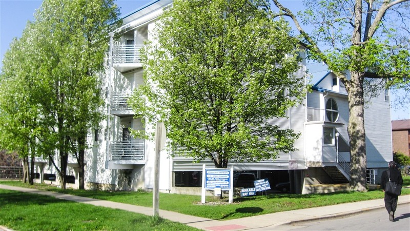712 W Elm St in Urbana, IL - Building Photo