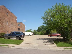 Westwood Apartments in Cincinnati, OH - Building Photo - Building Photo