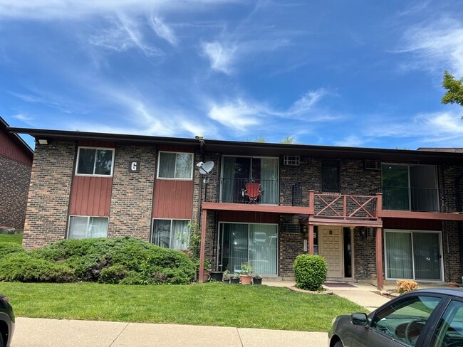 property at 247 N Neltnor Blvd