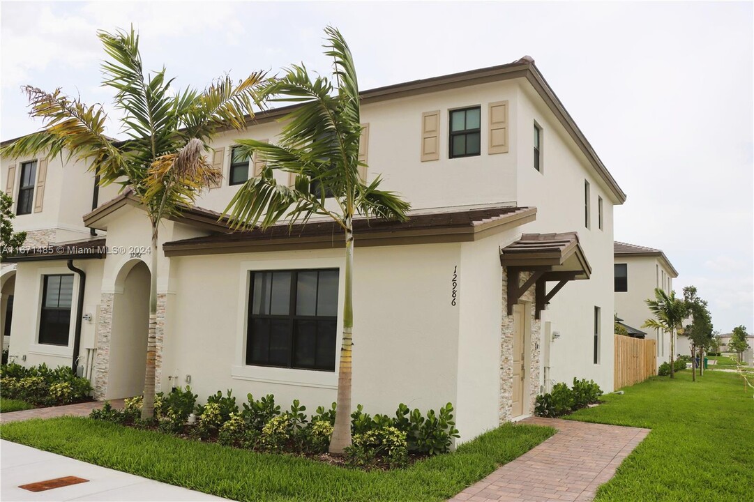 12986 SW 232nd Ter in Homestead, FL - Building Photo