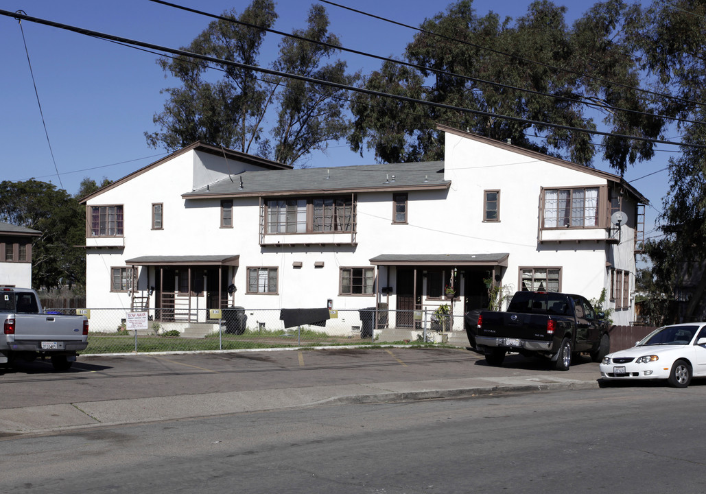 6520-6544 Kelly St in San Diego, CA - Foto de edificio