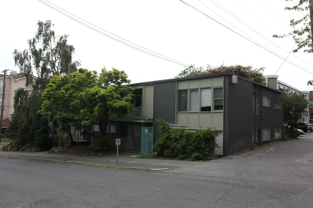 The Thomas Apartments in Seattle, WA - Building Photo