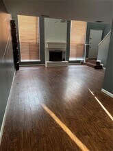 13724 Hollowgreen Dr in Houston, TX - Foto de edificio - Building Photo