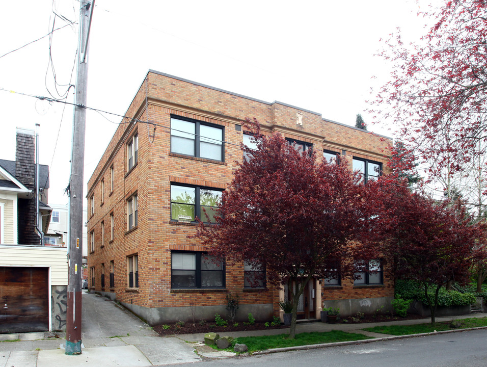 Harvard Apartments in Seattle, WA - Building Photo