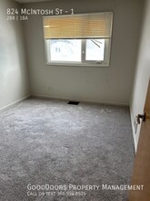 824 McIntosh St in Regina, SK - Building Photo - Building Photo