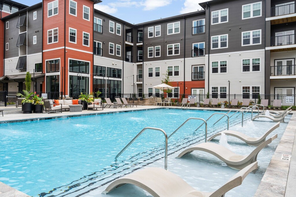 The Lively at Victor Park Apartments in Greer, SC | ApartmentHomeLiving.com