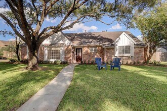 818 Frostwood Dr in Houston, TX - Building Photo - Building Photo