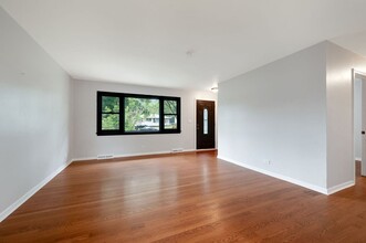 307 S Pierce Ave in Wheaton, IL - Building Photo - Building Photo