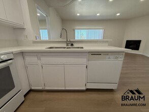 11459 Collins St in Los Angeles, CA - Building Photo - Building Photo
