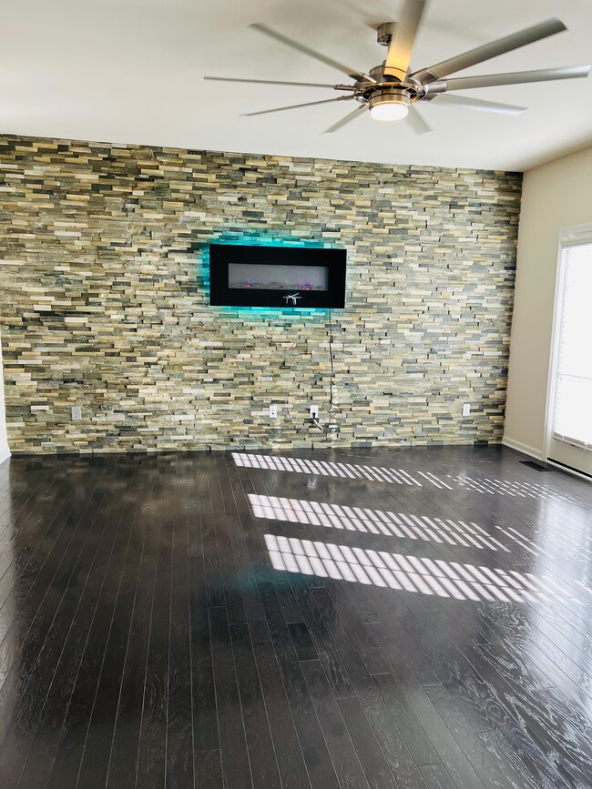 7002 Reedybrook Crossing in Apex, NC - Building Photo - Building Photo