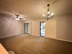 18 Navarra Ct in St. Augustine, FL - Foto de edificio - Building Photo