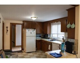 640 Lagrange St-Unit -1 in Boston, MA - Building Photo - Building Photo