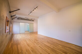 8 Brooks Ave, Unit 13 in Los Angeles, CA - Foto de edificio - Building Photo