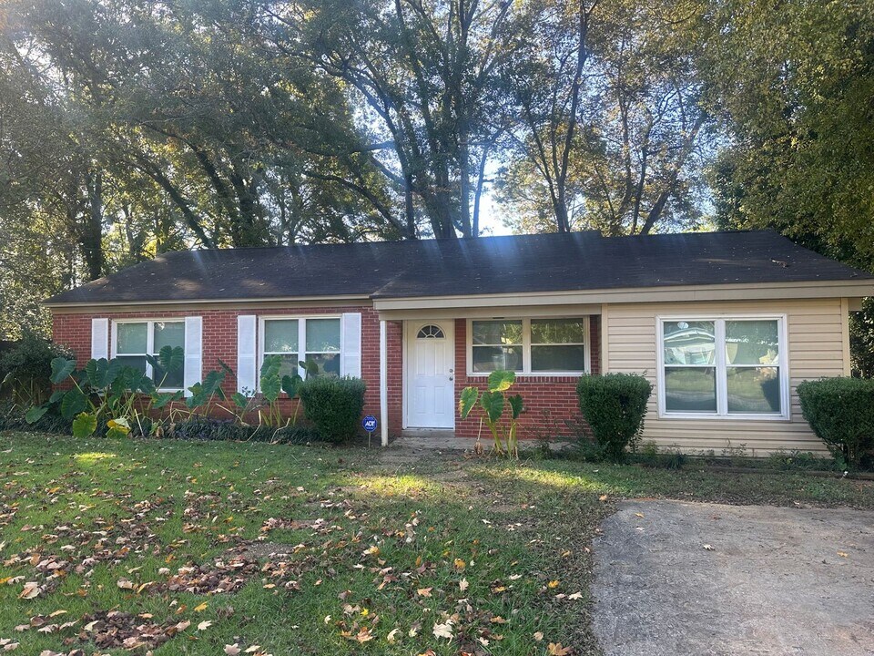 3810 Robbins Rd in Montgomery, AL - Building Photo