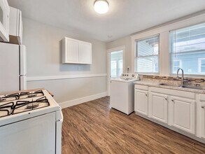 30 Juniper St, Unit 1 in Boston, MA - Building Photo - Building Photo