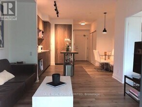 20-320 Scrivener Square in Toronto, ON - Building Photo - Building Photo