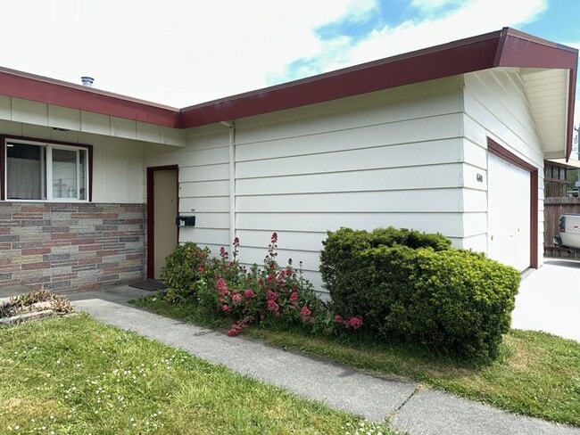 1640 Stromberg Ave in Arcata, CA - Building Photo - Building Photo
